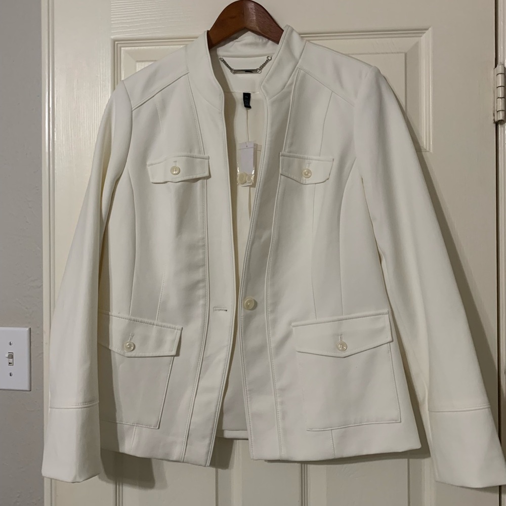 WHBM classic jacket in ivory. Single button closure